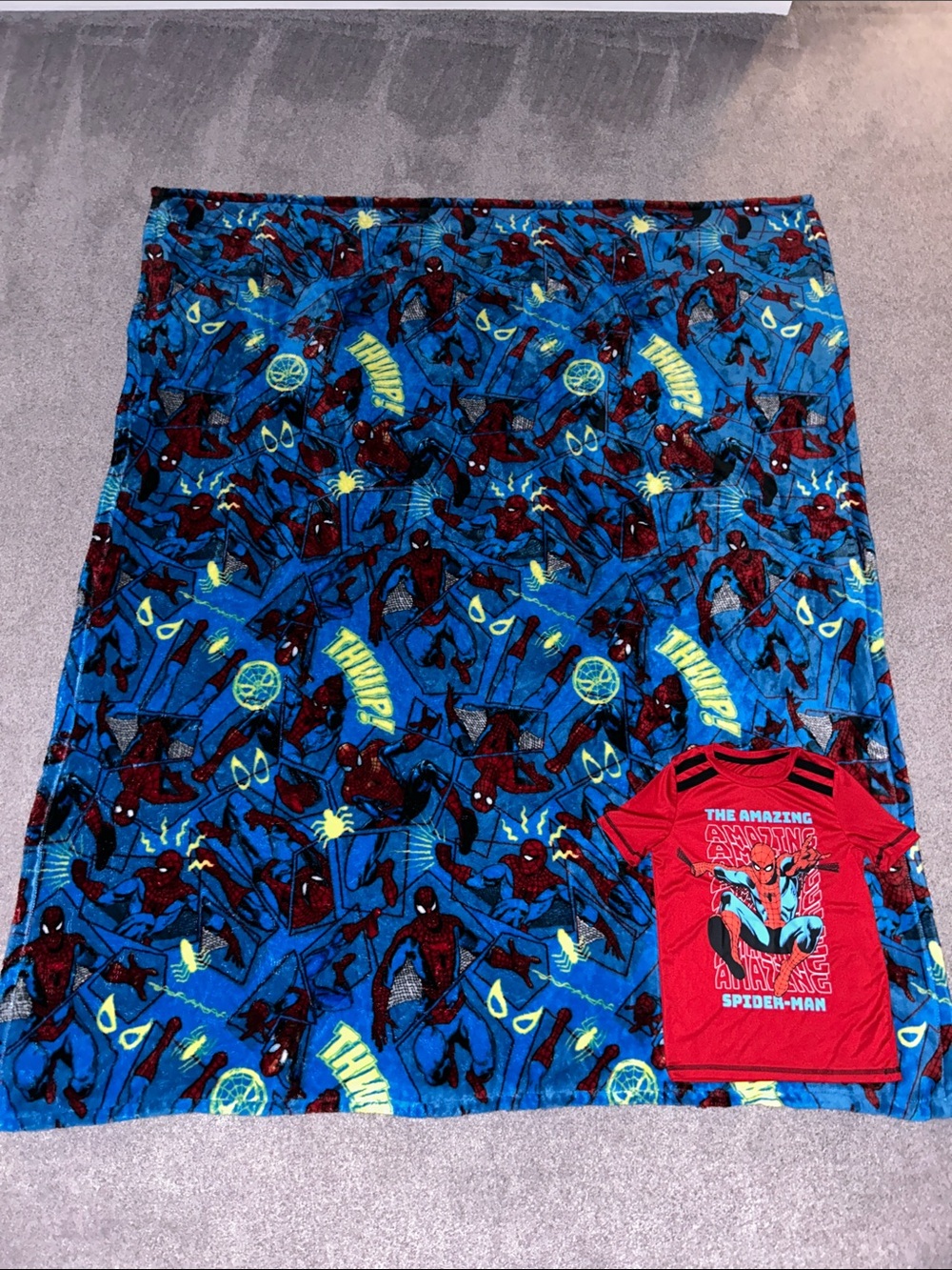 Spider-Man Blanket & Shirt